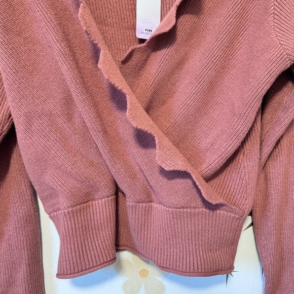 Vero Moda Women's Mauve V-Neck Sweater - Picture 3 of 5